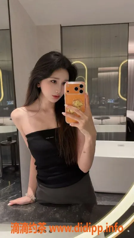 深圳楼凤-福田好好吃饭，20岁长腿冷白皮美女服务