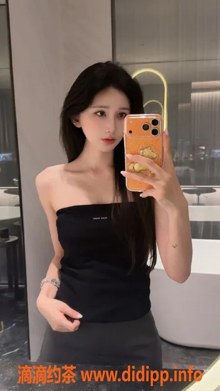 深圳楼凤资源信息,福田好好吃饭，20岁长腿冷白皮美女服务