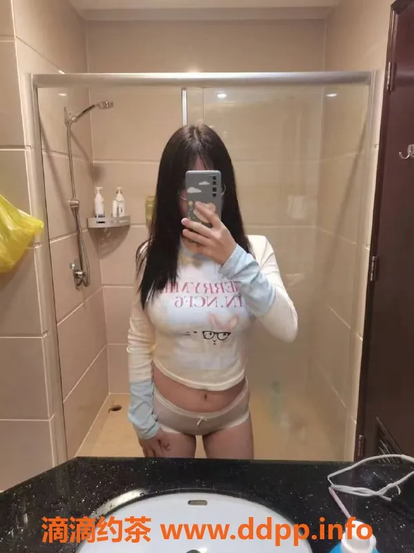 深圳楼凤-龙岗小星星，36D，900元精彩服务等你体验