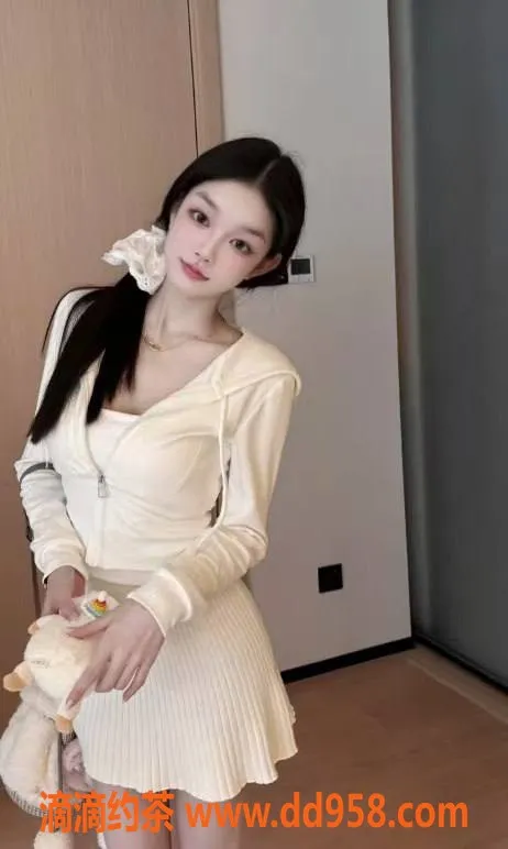 广州楼凤-荔湾嫩妹蛋蛋，700元精品服务体验