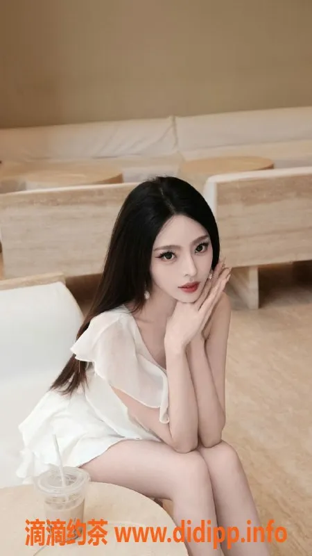 广州楼凤-天河御姐张诗曼，2500pp大长腿等你体验