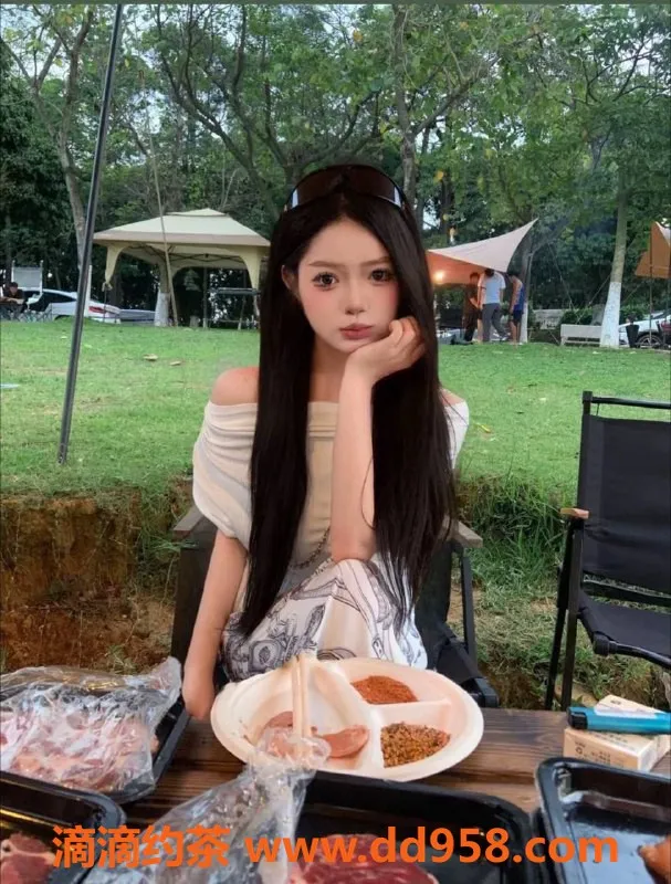 深圳楼凤-宝安希希，18岁，158C，49kg，799元起