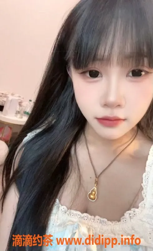 深圳楼凤-龙华欣欣，900元私密服务，性感诱惑等你来体验！