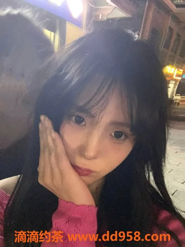 深圳楼凤-南山苒苒，18岁嫩妹，165cm 47kg，超值服务