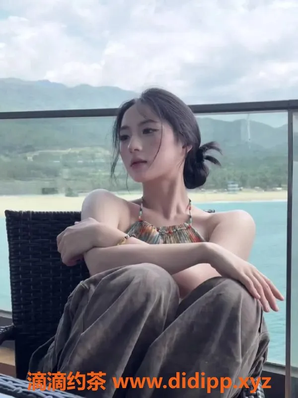 深圳楼凤-南山婉琳，1400P，制服诱惑，舌吻畅享