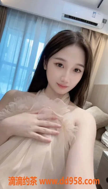 深圳楼凤-南山小乖，19岁156b娇小嫩妹，价格合理