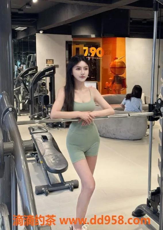 广州楼凤-天河御姐半夏，绝美翘臀美腿，1198元体验