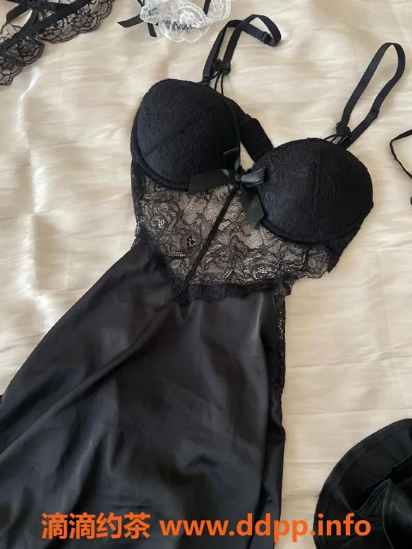 深圳楼凤资源信息,龙华依一，巨乳美眉，700元超值体验