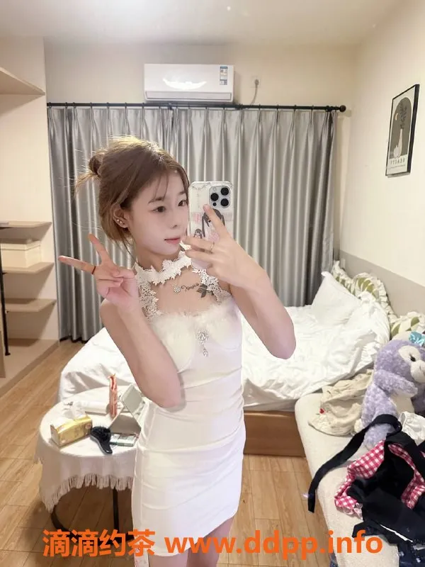 深圳楼凤-龙岗小琪琪，800元激情服务体验