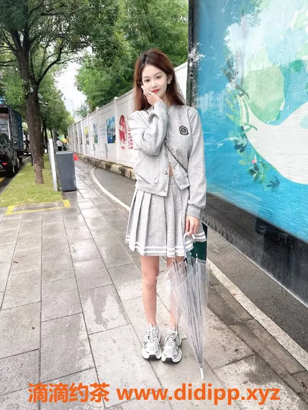 深圳楼凤-龙岗可晴，163cm 45kg嫩妹，800元起