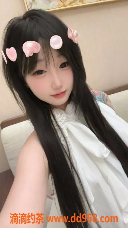 广州楼凤-禅城依依，700元嫩妹服务，舌吻与69体验等你来！