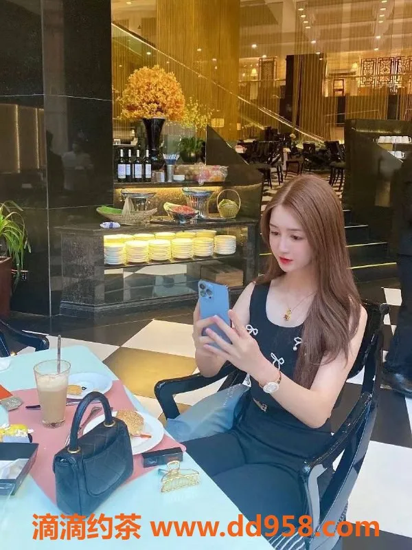 广州楼凤-海珠小桃子，800元精品御姐服务