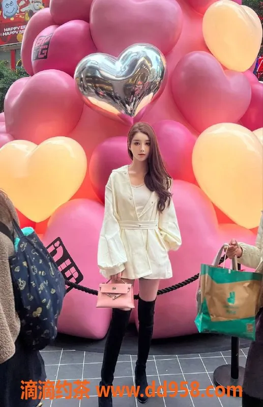 广州楼凤-海珠小桃子，800元精品御姐服务