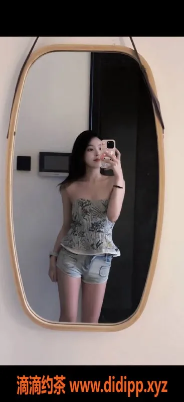 深圳楼凤-龙岗潇潇，165cm，45kg嫩妹1000起