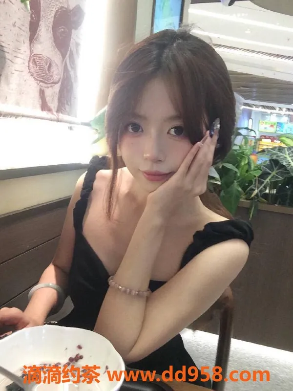 深圳楼凤-南山小辣椒，双重享受，只需1100p起