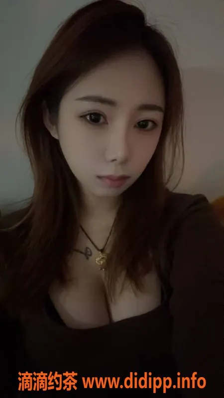 广州楼凤-佛山金沙洲小小，700元体验大胸嫩妹服务