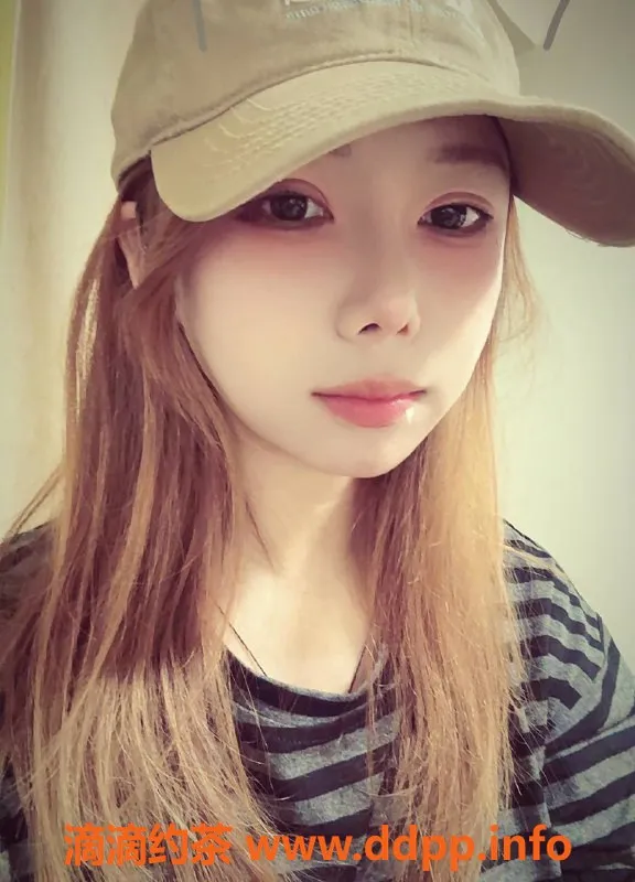 广州楼凤-佛山金沙洲小小，700元体验大胸嫩妹服务