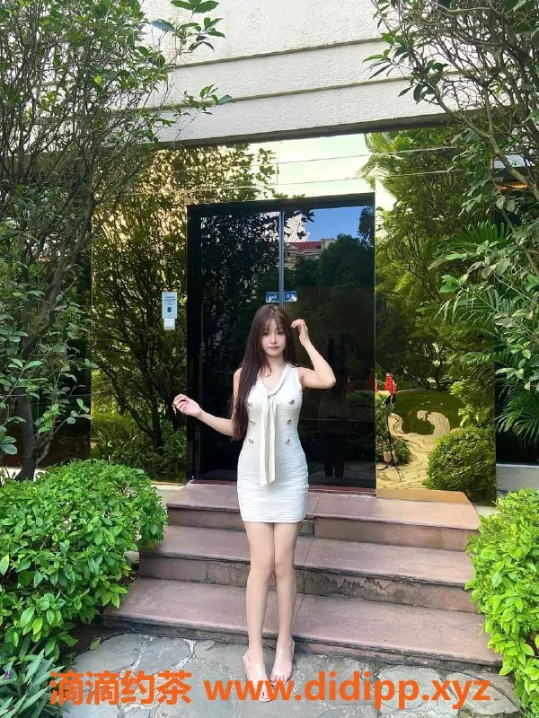 深圳楼凤-罗湖萧萧，26岁160c，46kg，699起！