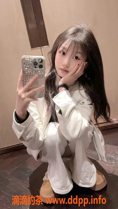 常州楼凤-小晴，武进冷白皮嫩妹，162cm，89斤，800元起