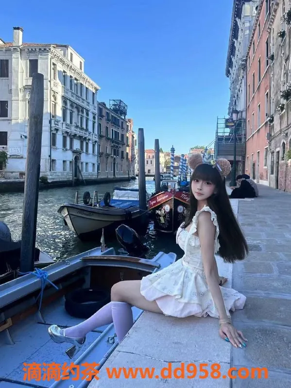 常州楼凤-常州周周 21岁163cm C罩杯 92斤起