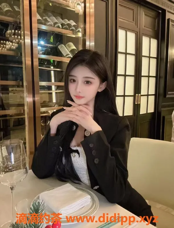 深圳楼凤-福田小月亮，27岁，身高160，诱人服务等你体验