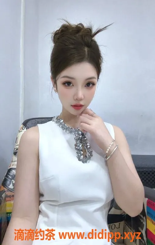 广州楼凤-广州越秀嫩妹伊伊，800元精彩服务