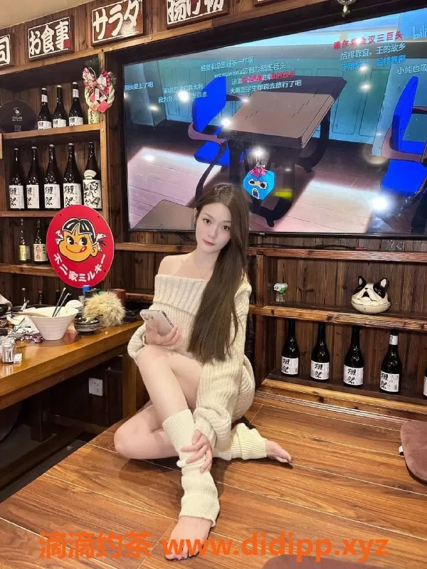 深圳楼凤-龙华小依依，23岁仅43kg，499元服务等你体验