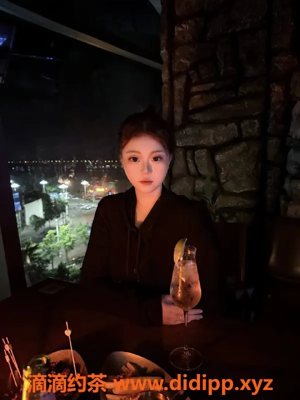 深圳楼凤-龙华范困困：19岁168D大胸嫩妹，800起