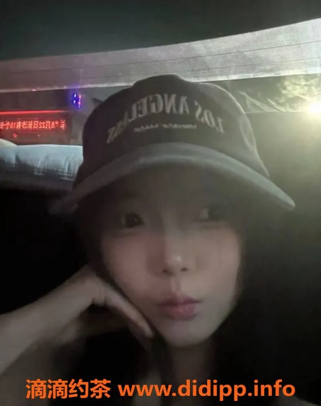 深圳楼凤-龙华嫩妹小颜酥，18岁160cm，43kg，1200P起