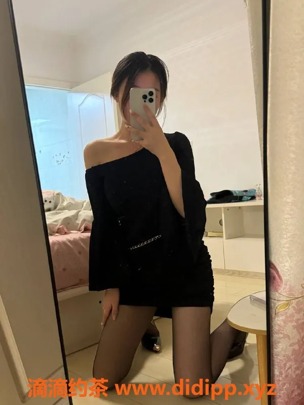 深圳楼凤-南山沫沫，18岁165cm，45kg嫩妹服务