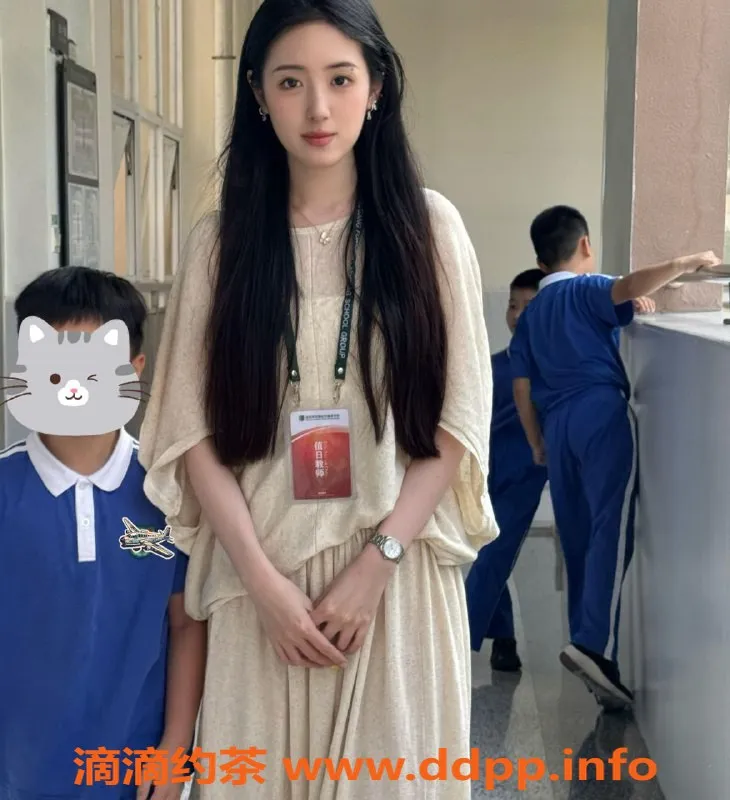 广州楼凤-天河区24岁颖儿，165cm 48kg兼职老师