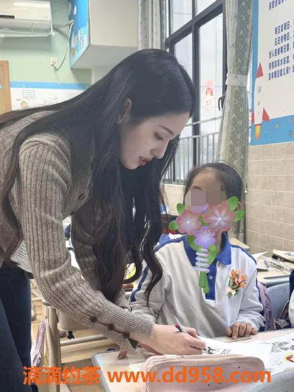 广州楼凤-天河区24岁颖儿，165cm 48kg兼职老师