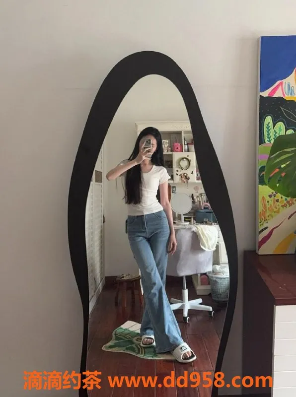 广州楼凤资源信息,天河区24岁颖儿，165cm 48kg兼职老师