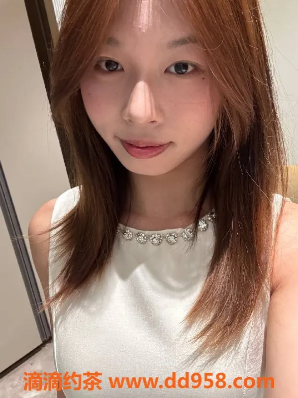 深圳楼凤-南山嫩妹小知，161cm 48kg 18岁可外出