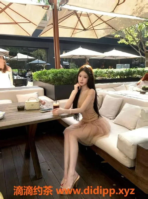 广州楼凤-天河小晴天，1600元包时嫩妹，69服务