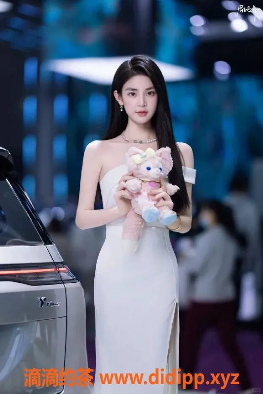 深圳楼凤资源信息,福田 小周慧敏，身材火辣的美女