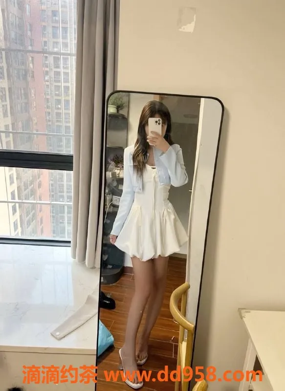 广州楼凤-天河桃桃，888元嫩妹，享受深喉服务