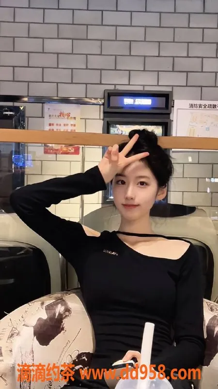 杭州楼凤-杭州娜美，19岁，166cm，48kg，C罩杯，超多服务等你来体验！