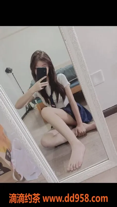 昆明上门服务-西山区猫教主，900元口交嫩妹服务