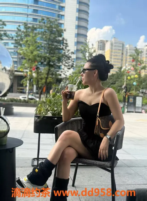 深圳楼凤-福田香香26岁艺姐，身高163，45kg，700起