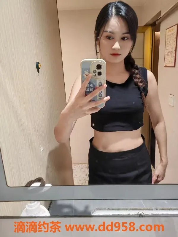 广州抓龙筋-广州天河海珠全裸丝足女王体验，92斤私享调教