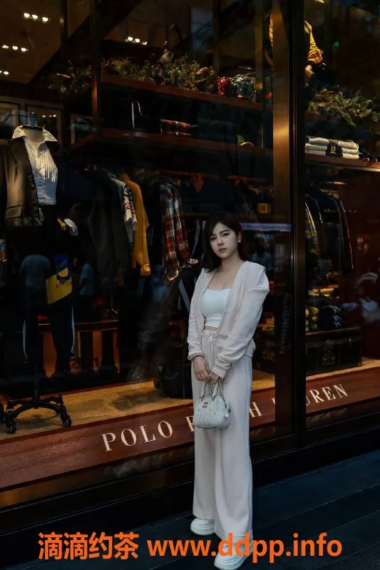 深圳楼凤-南山金灵：162高、45kg的瑜伽女神，1500元起！