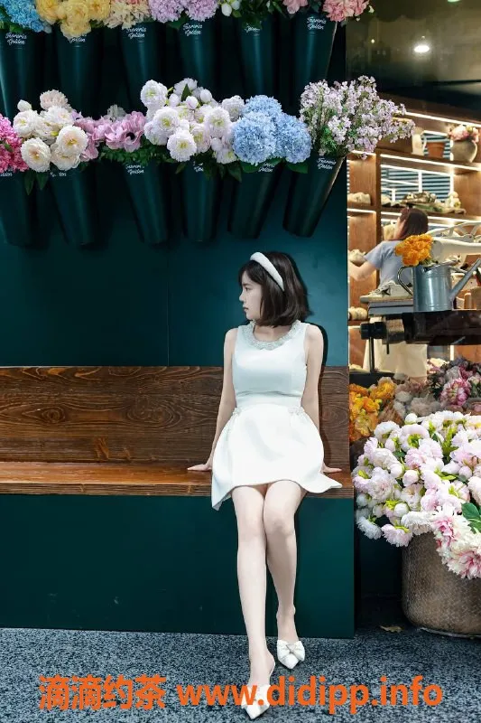 深圳楼凤资源信息,南山金灵：162高、45kg的瑜伽女神，1500元起！