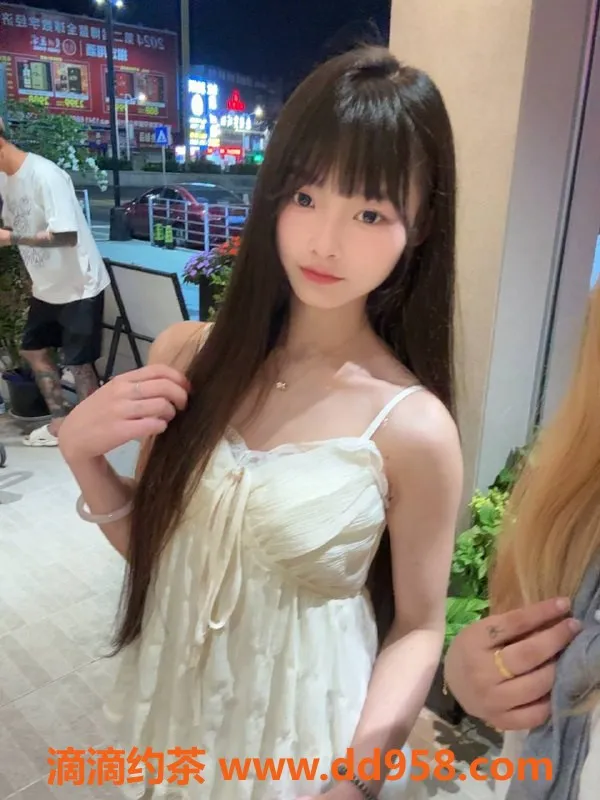 深圳楼凤-宝安瑶瑶，18岁162b娇小嫩妹，1000P起