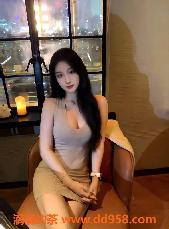 深圳楼凤-龙华小漫，24岁高挑美女，1300元起