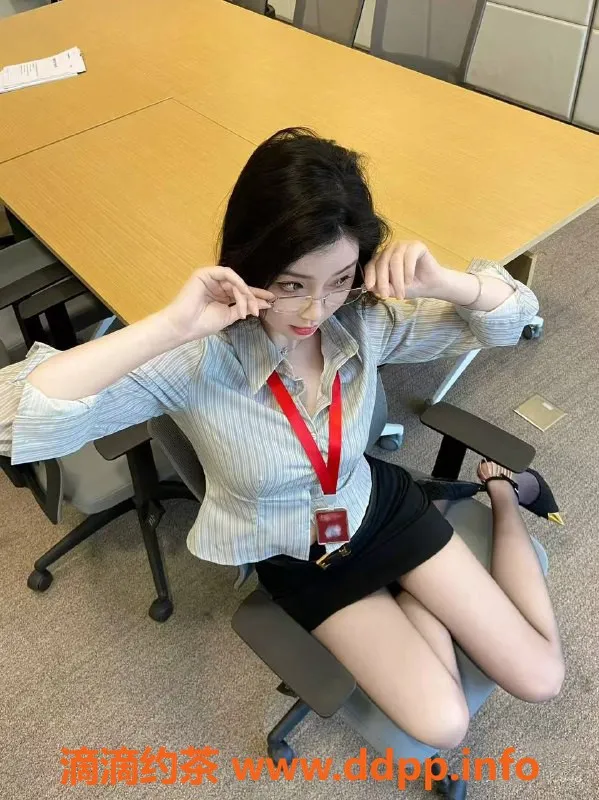 深圳楼凤-龙岗坂田高启兰，22岁165c 45kg 御姐服务