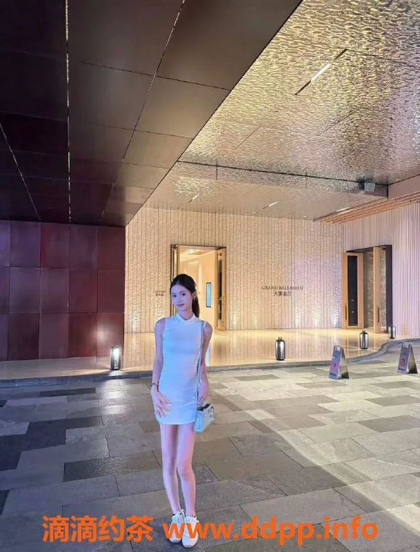 深圳楼凤-龙华月儿，800元体验美好服务