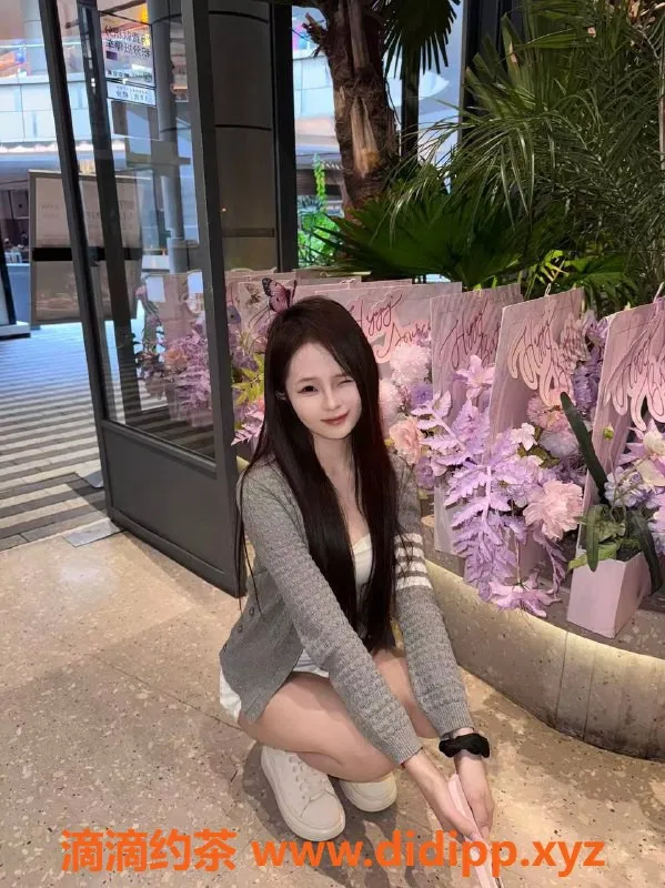 深圳楼凤-福田小uu，19岁，168CM，95斤，舌吻六九服务！