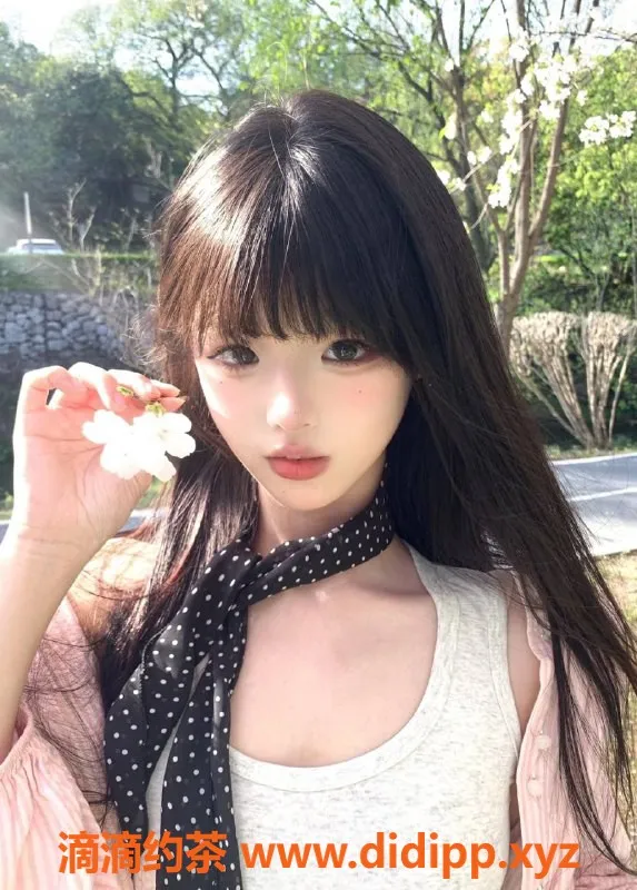 深圳楼凤-南山嫩妹不吃香菜，21岁长腿美女