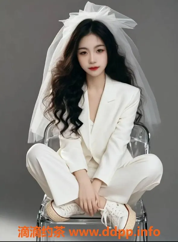 广州楼凤-天河小辣椒，800元御姐制服服务